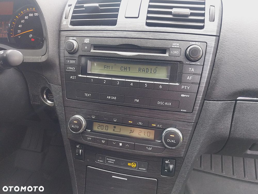 Toyota Avensis 2.0 Executive - 24