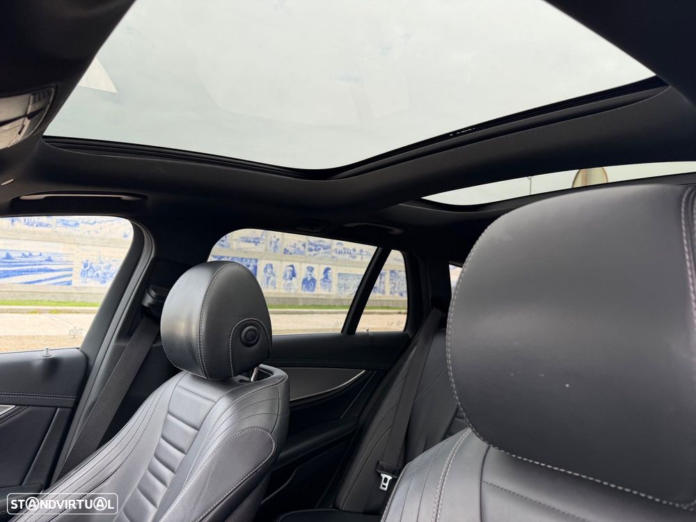 Mercedes-Benz E 220 d AMG - 12