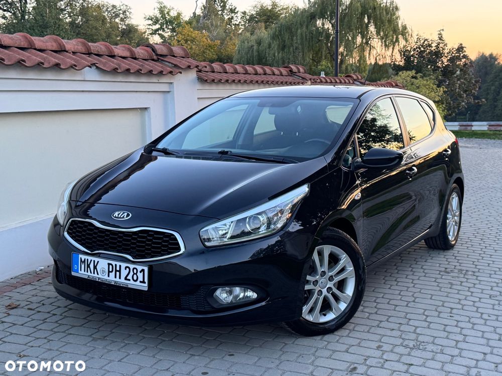 Kia Ceed - 10