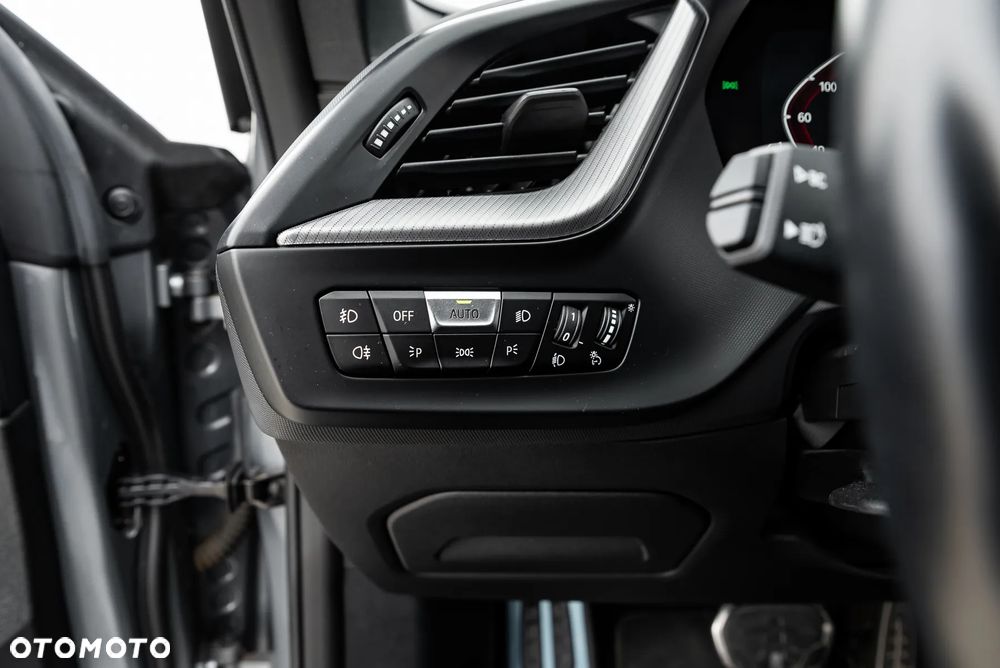 BMW Seria 2 218i - 19