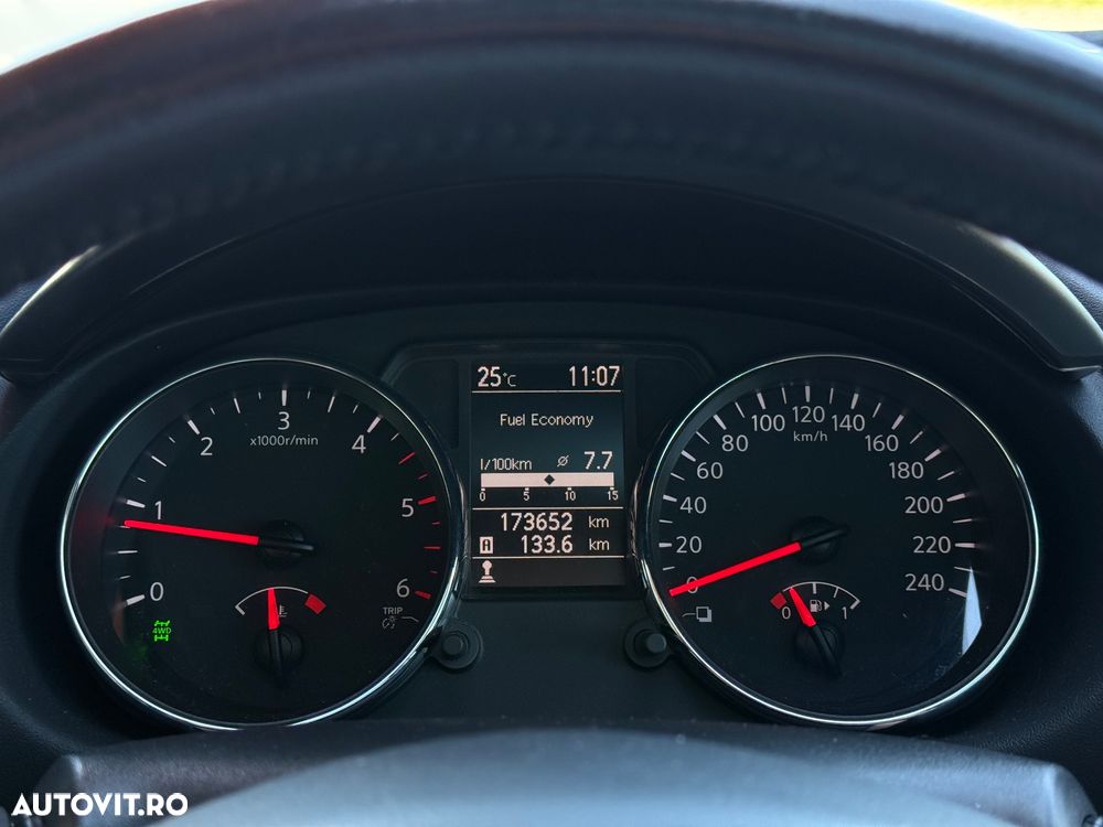 Nissan Qashqai 1.6 DCI 4 x 4 DPF tekna - 15