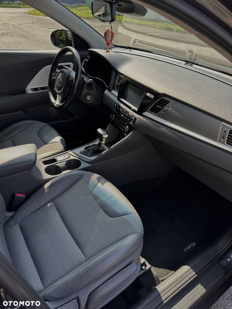 Kia Niro 1.6 GDI Hybrid L - 14