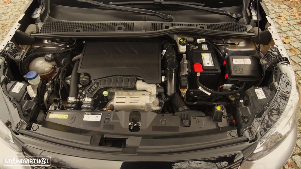 Peugeot 2008 PureTech 130 Allure - 8