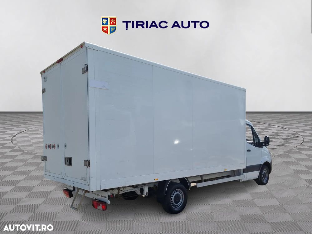 Mercedes-Benz Sprinter - 5