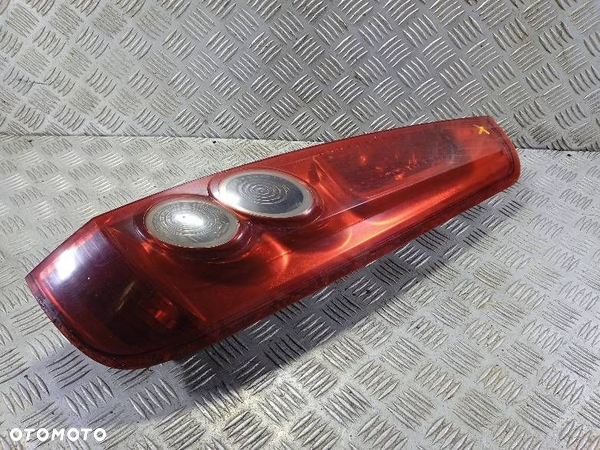 LAMPA LEWA TYLNA FORD FIESTA MK6