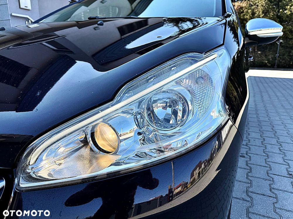 Peugeot 208 e-HDi 92 Stop&Start Style - 10