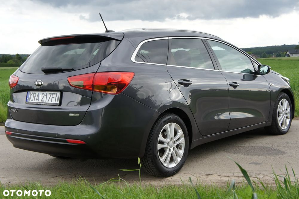 Kia Ceed - 4