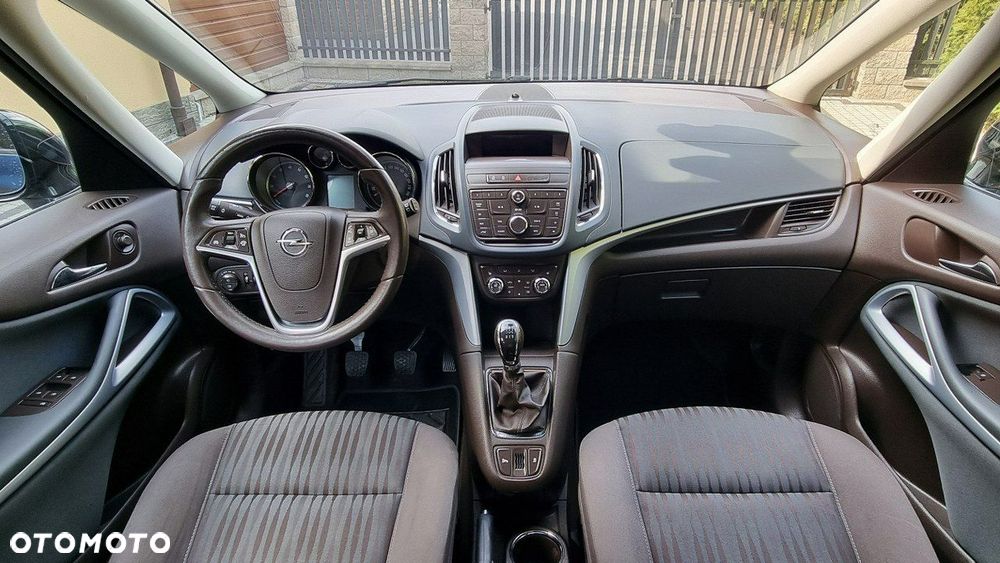 Opel Zafira - 11