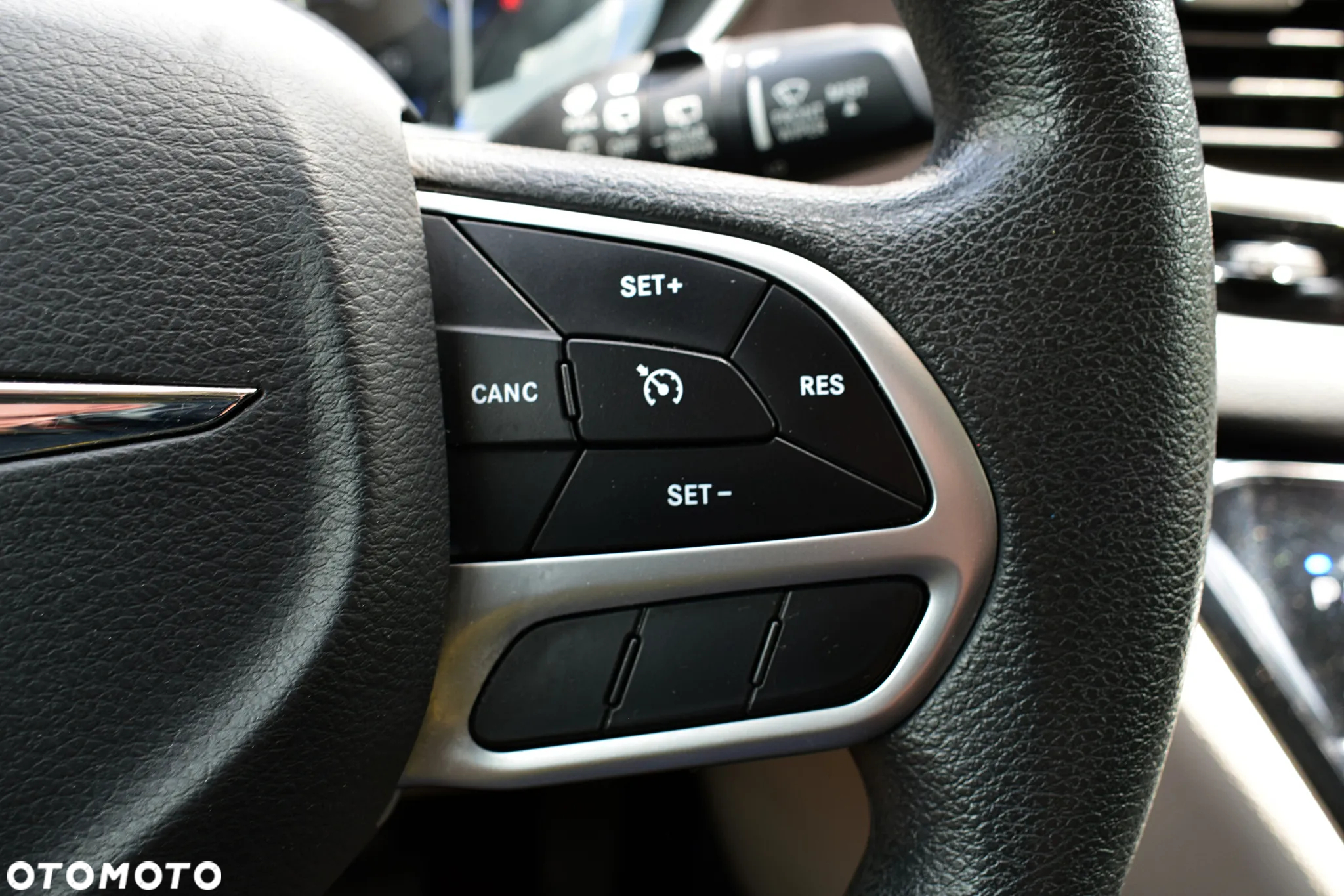 Chrysler Pacifica - 13