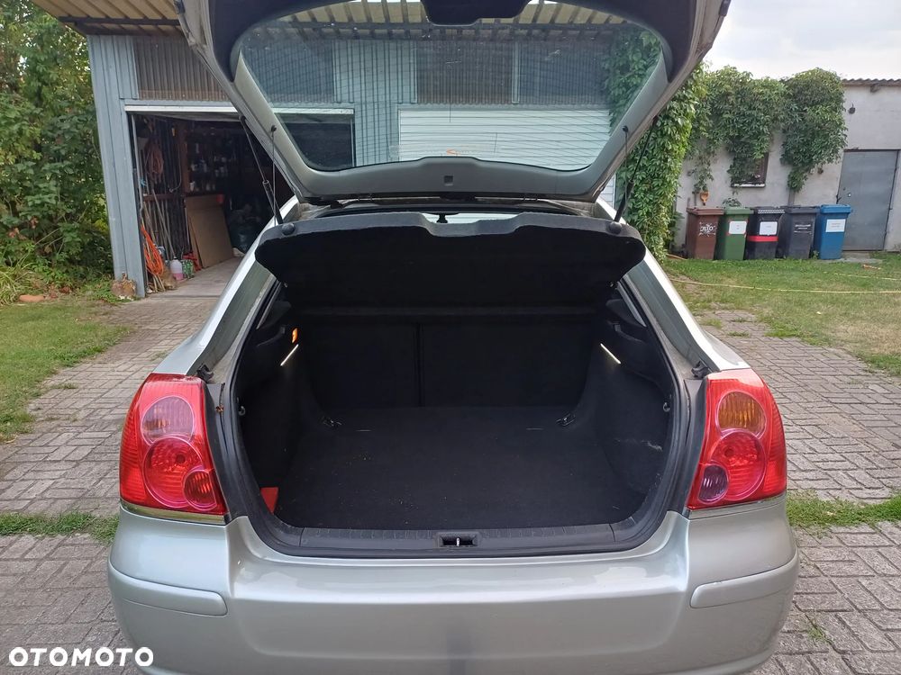 Toyota Avensis 2.0 VVT-i Edition - 4