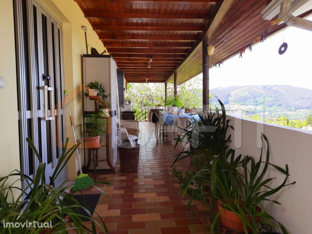 Propriedade constituída por 2 moradias e terreno de cultivo - Grande imagem: 3/19