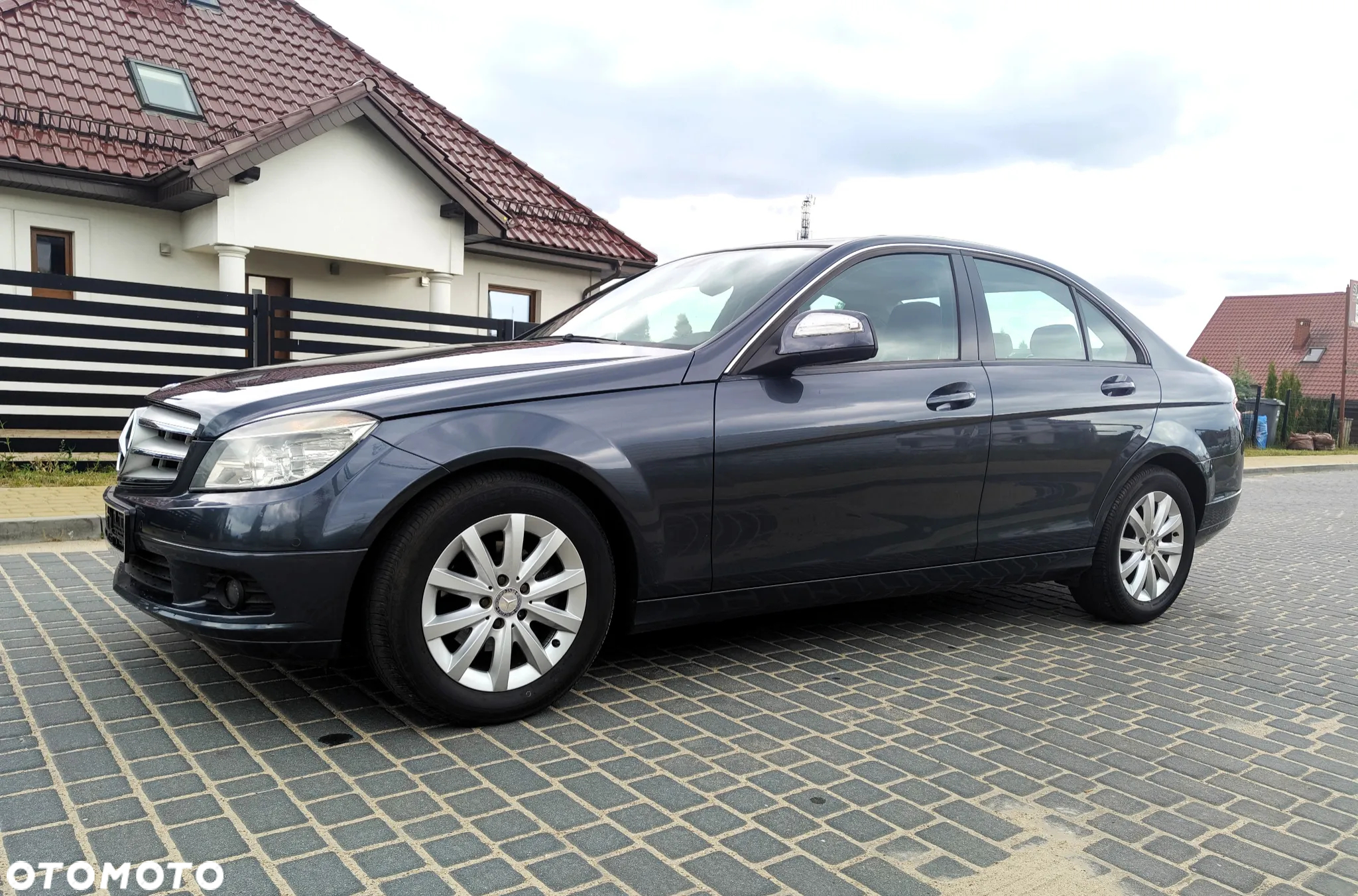 Mercedes-Benz Klasa C 180 BlueEFFICIENCY 7G-TRONIC - 3