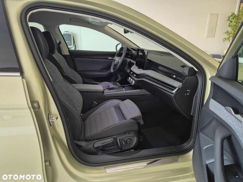 Skoda Superb 2.0 TSI Edition 130 DSG - 14