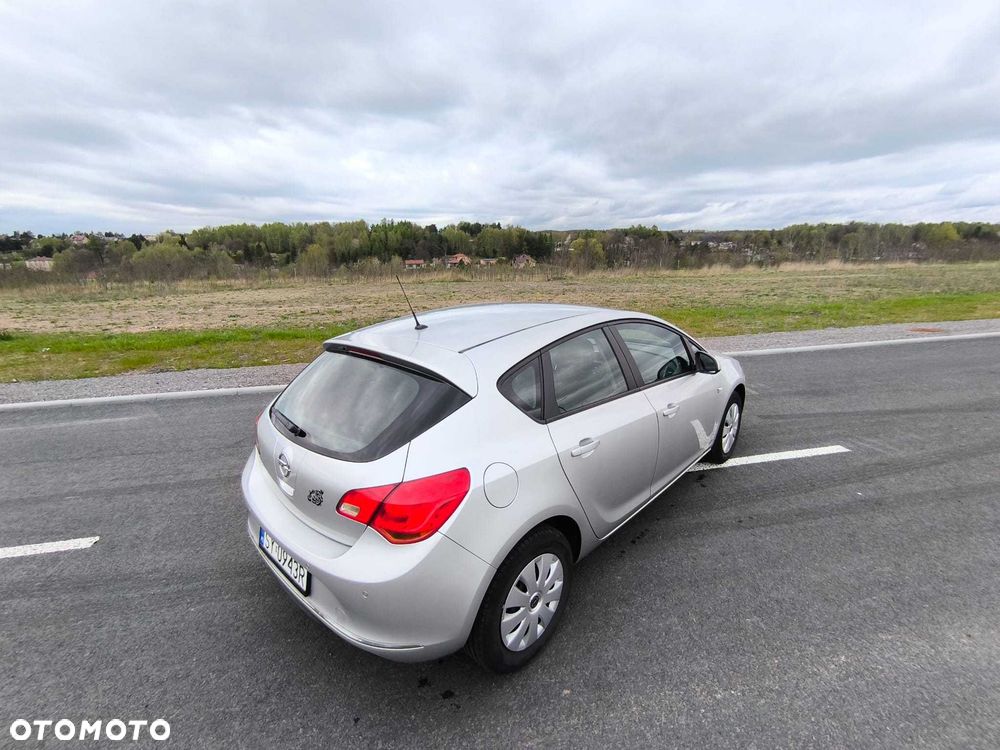 Opel Astra - 2