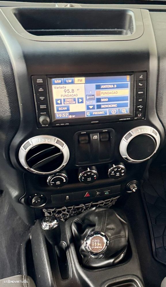Jeep Wrangler - 13