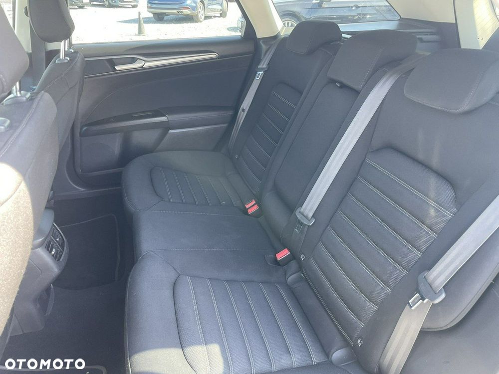 Ford Mondeo 2.0 TDCi Ambiente PowerShift - 26