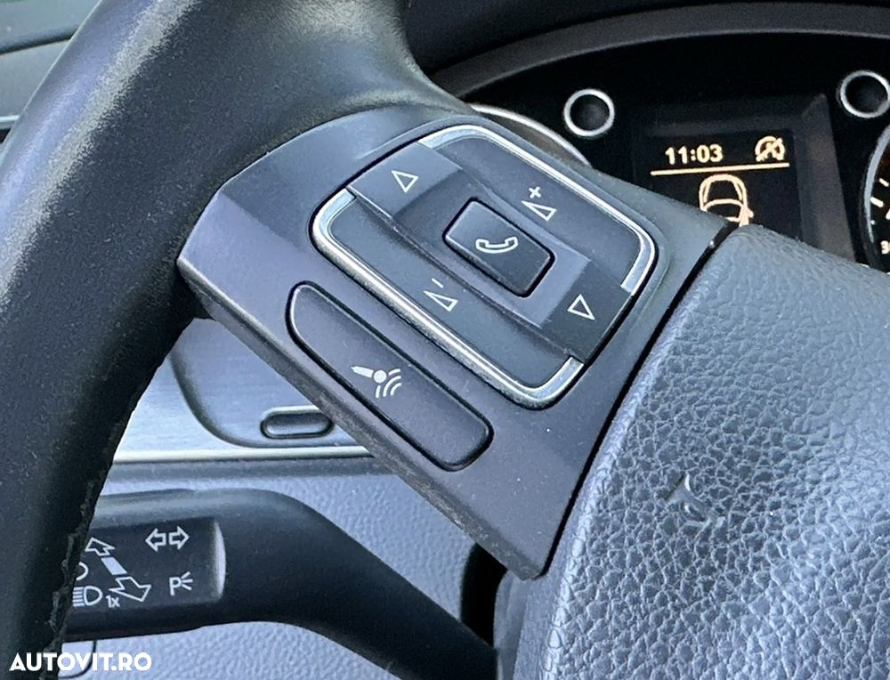 Volkswagen Passat - 16