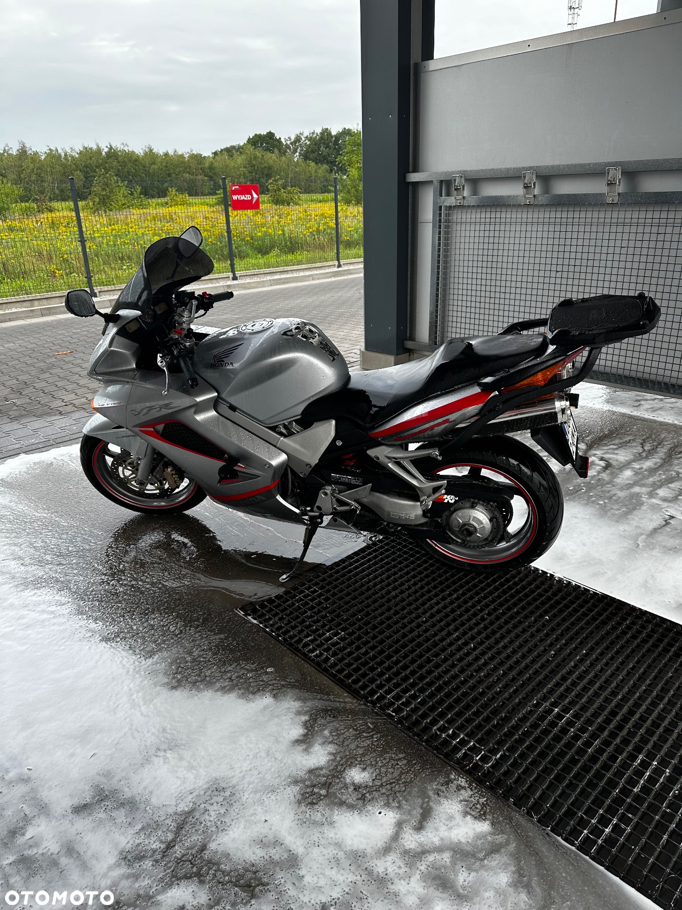 Honda VFR - 2