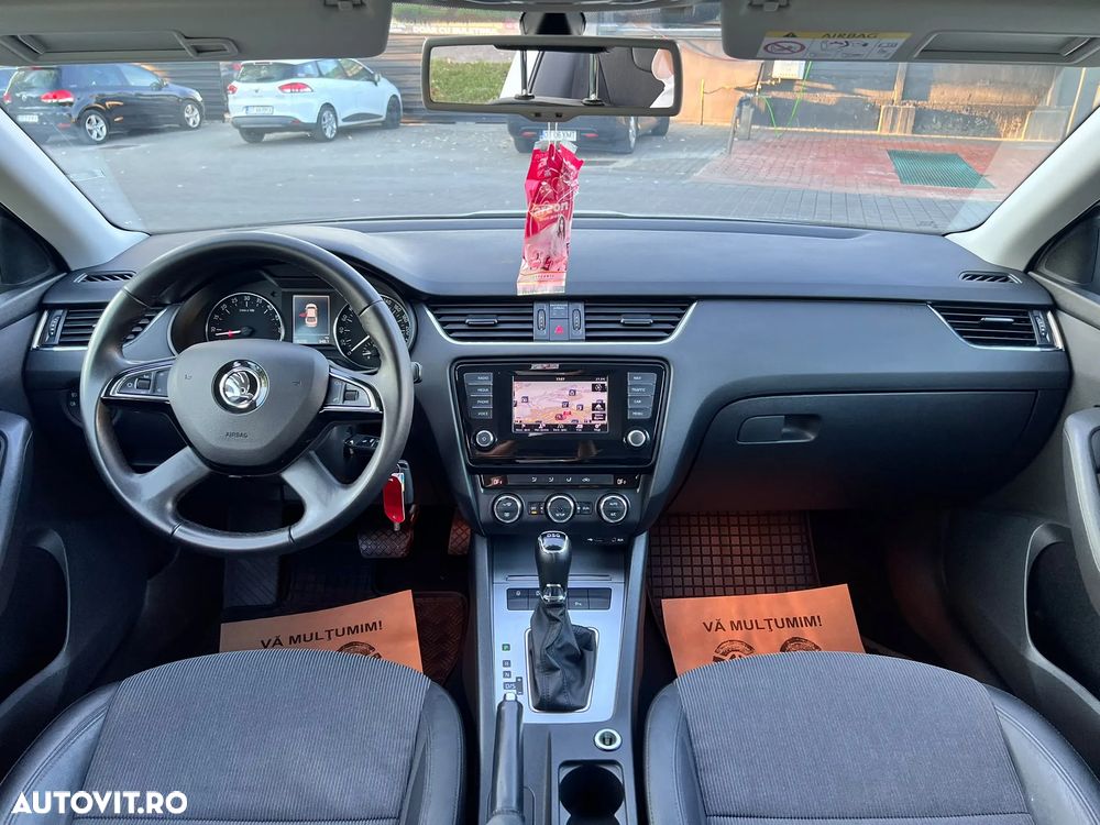 Skoda Octavia 1.6 TDI DSG Premium Edition - 6