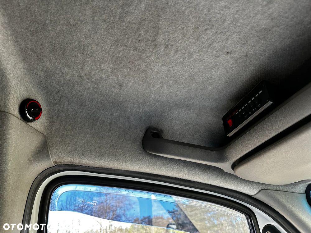 Mercedes-Benz SPRINTER 319 - 21