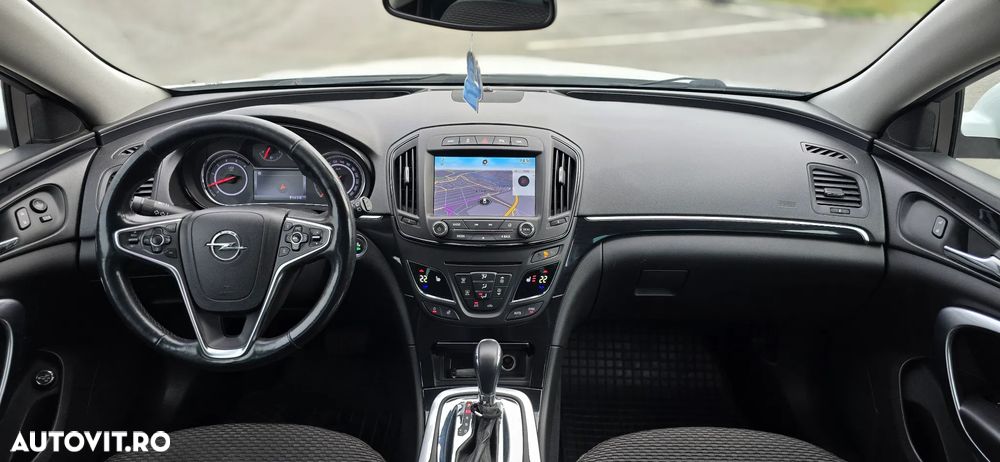 Opel Insignia 2.0 CDTI 4x4 Sports Tourer Aut. Business Edition - 6