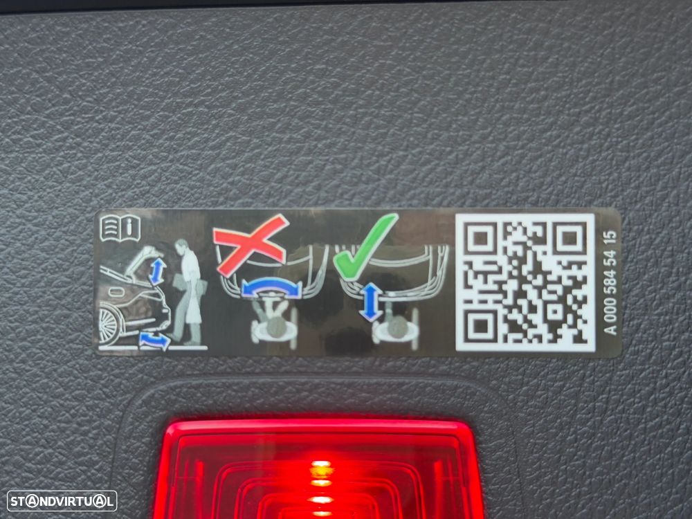 Mercedes-Benz EQA 300 4Matic Electric Art - 18