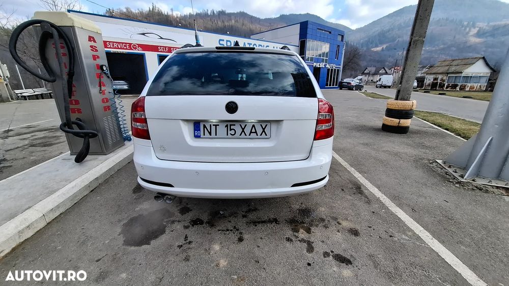 Skoda Octavia 2.0 TFSI RS DSG - 3