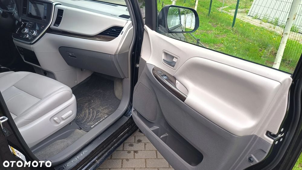 Toyota Sienna 3.5 V6 XLE AWD - 18