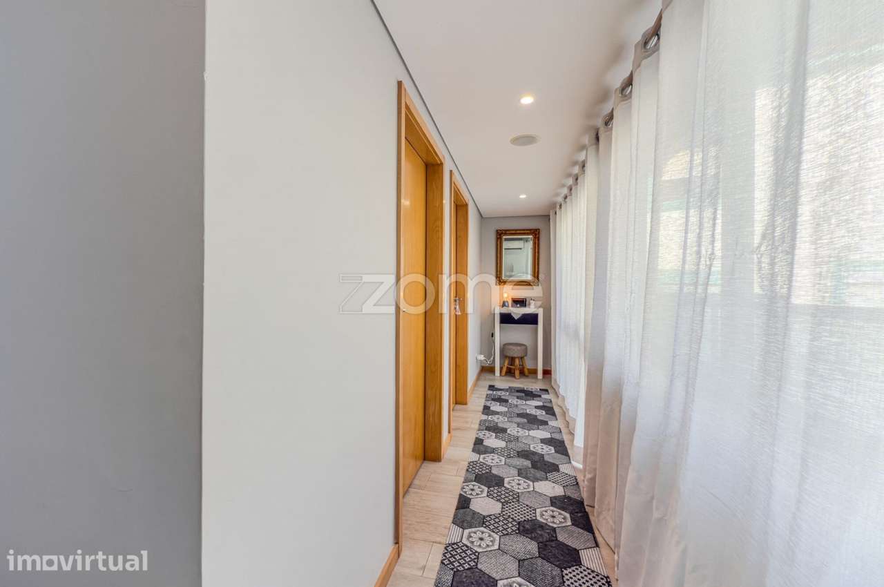 Moradia T2 com jardim e piscina| Argoncilhe - Grande imagem: 2/23