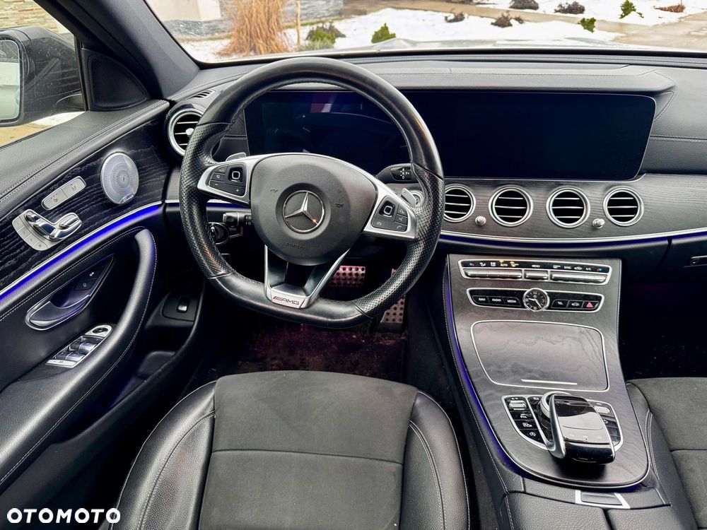 Mercedes-Benz Klasa E 220 d 4-Matic 9G-TRONIC - 16