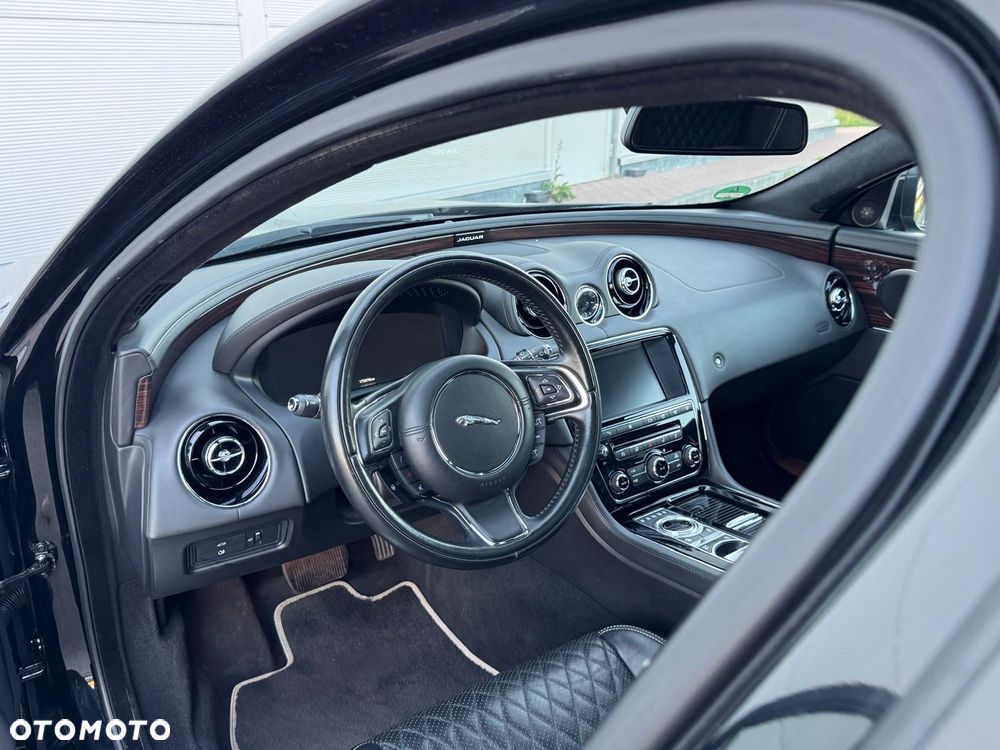 Jaguar XJ 3.0 V6 Diesel Portfolio - 12