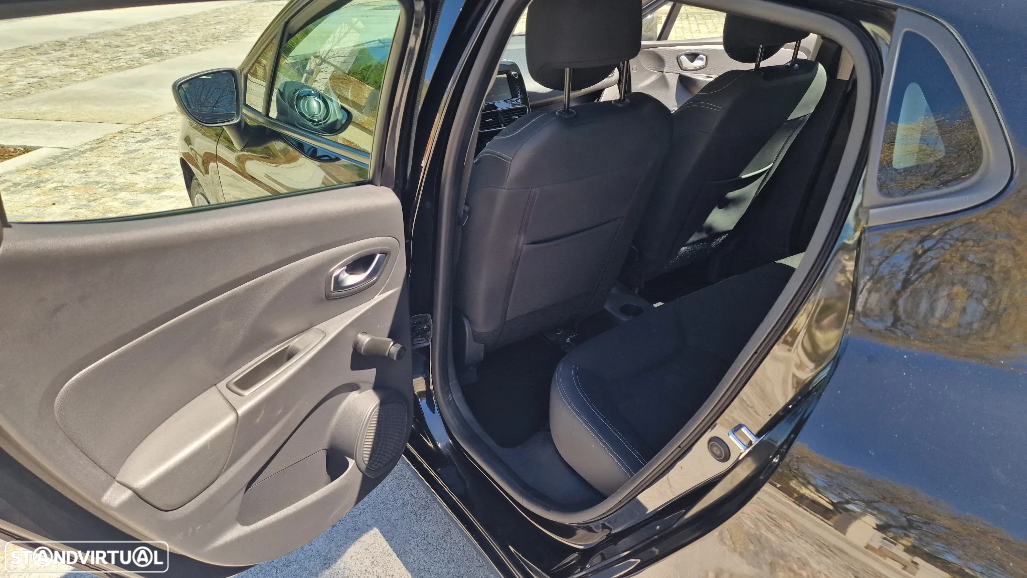 Renault Clio 1.5 dCi Zen - 12