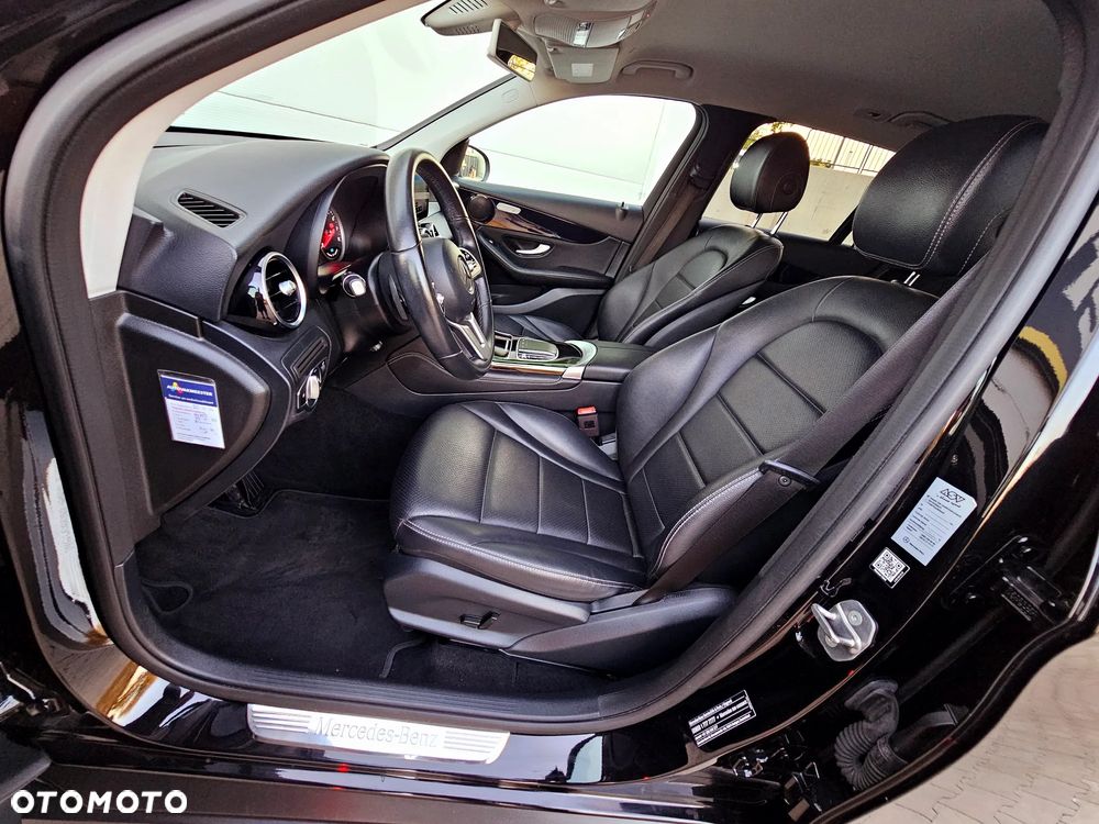 Mercedes-Benz GLC 200 4Matic 9G-TRONIC Exclusive - 24