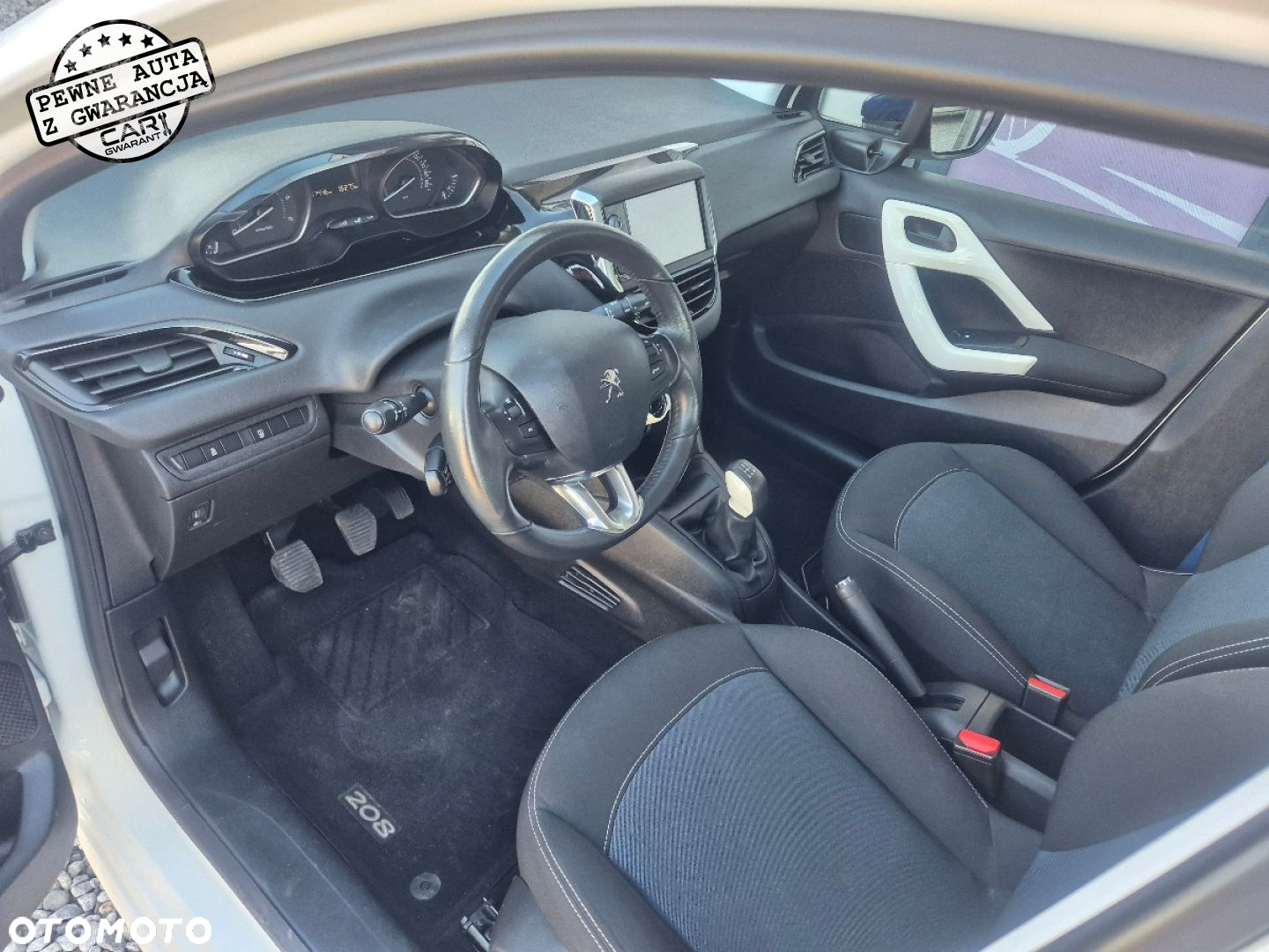 Peugeot 208 - 11