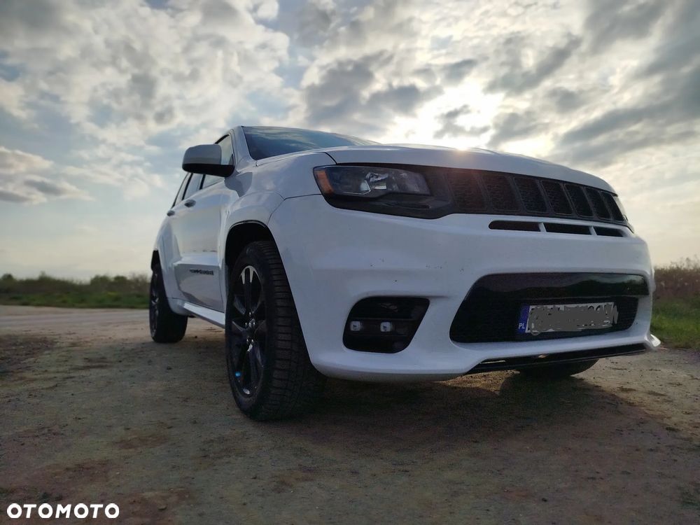 Jeep Grand Cherokee - 22