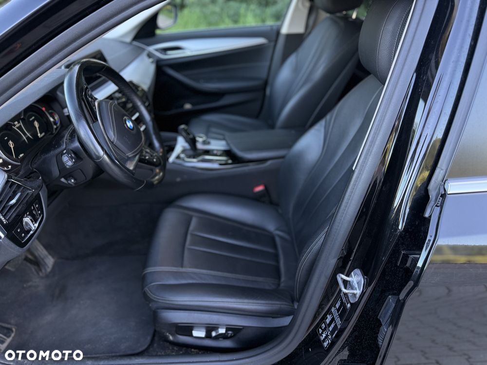 BMW Seria 5 530i xDrive - 9