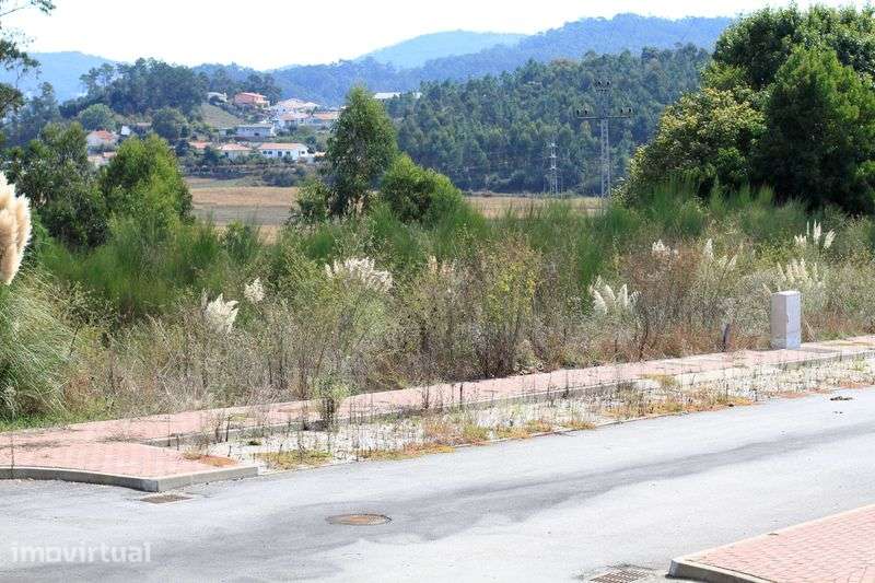 Terreno Urbano em Zona Tranquila, a poucos minutos do centro de Braga - Vista 2