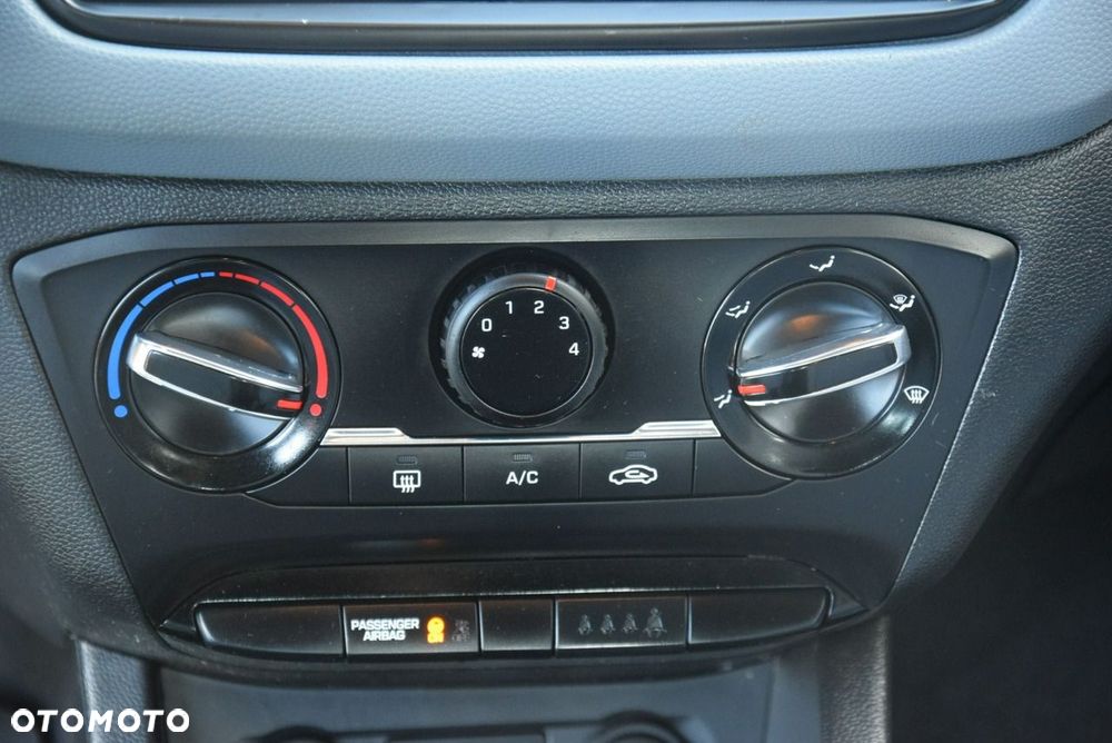Hyundai i20 1.2 Select - 22