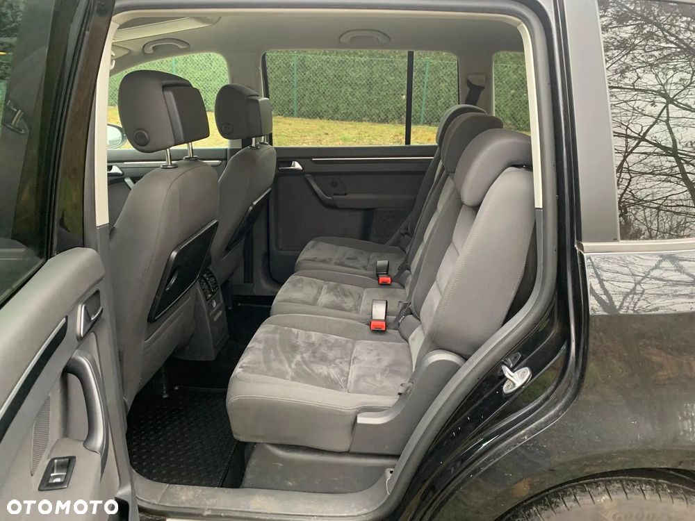 Volkswagen Touran 2.0 TDI DPF BlueMotion Technology Highline - 14