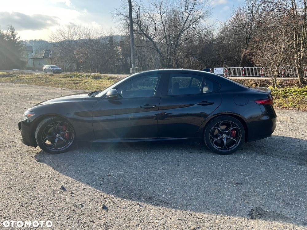 Alfa Romeo Giulia 2.0 Turbo 16V AT8 Veloce Ti - 4