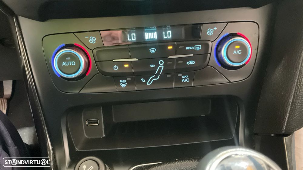 Ford Focus 1.0 EcoBoost Titanium - 8