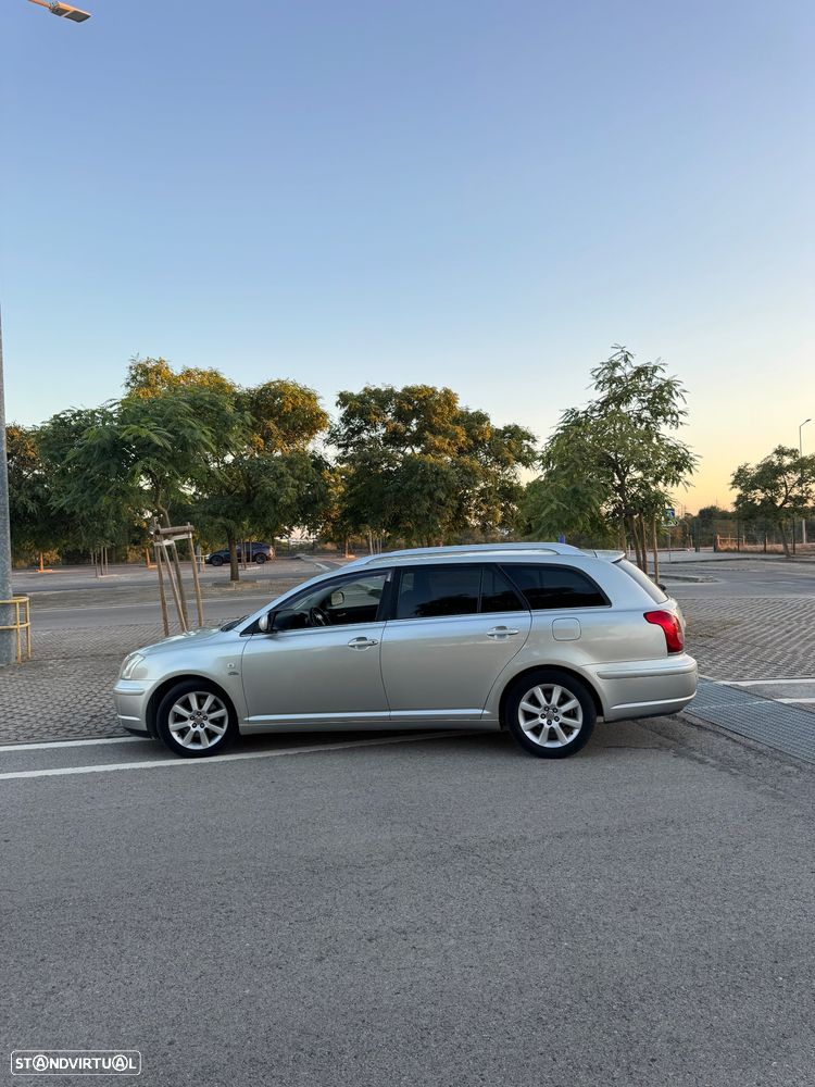 Toyota Avensis SW 2.0 D-4D - 9