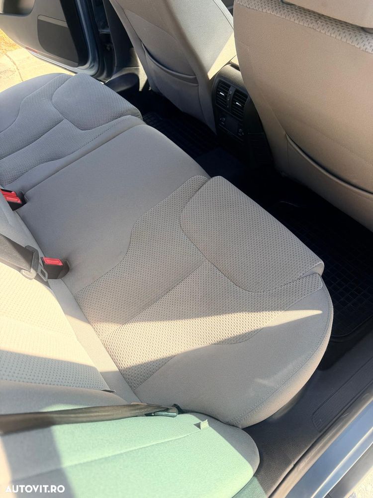 Volkswagen Passat 2.0 TDI DPF DSG Comfortline - 9