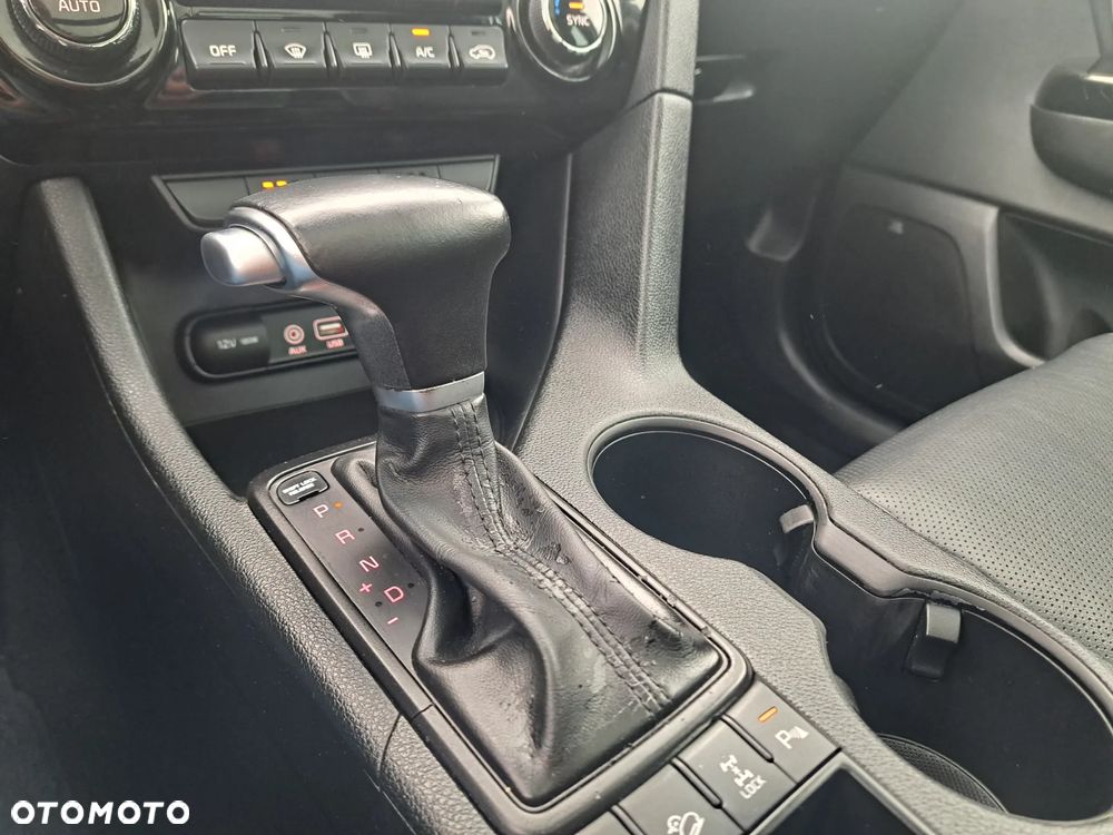 Kia Sportage 2.0 CRDI 4WD Automatik Dream-Team Edition - 26