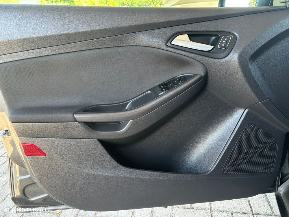Ford Focus SW 1.0 EcoBoost S&S TREND - 19