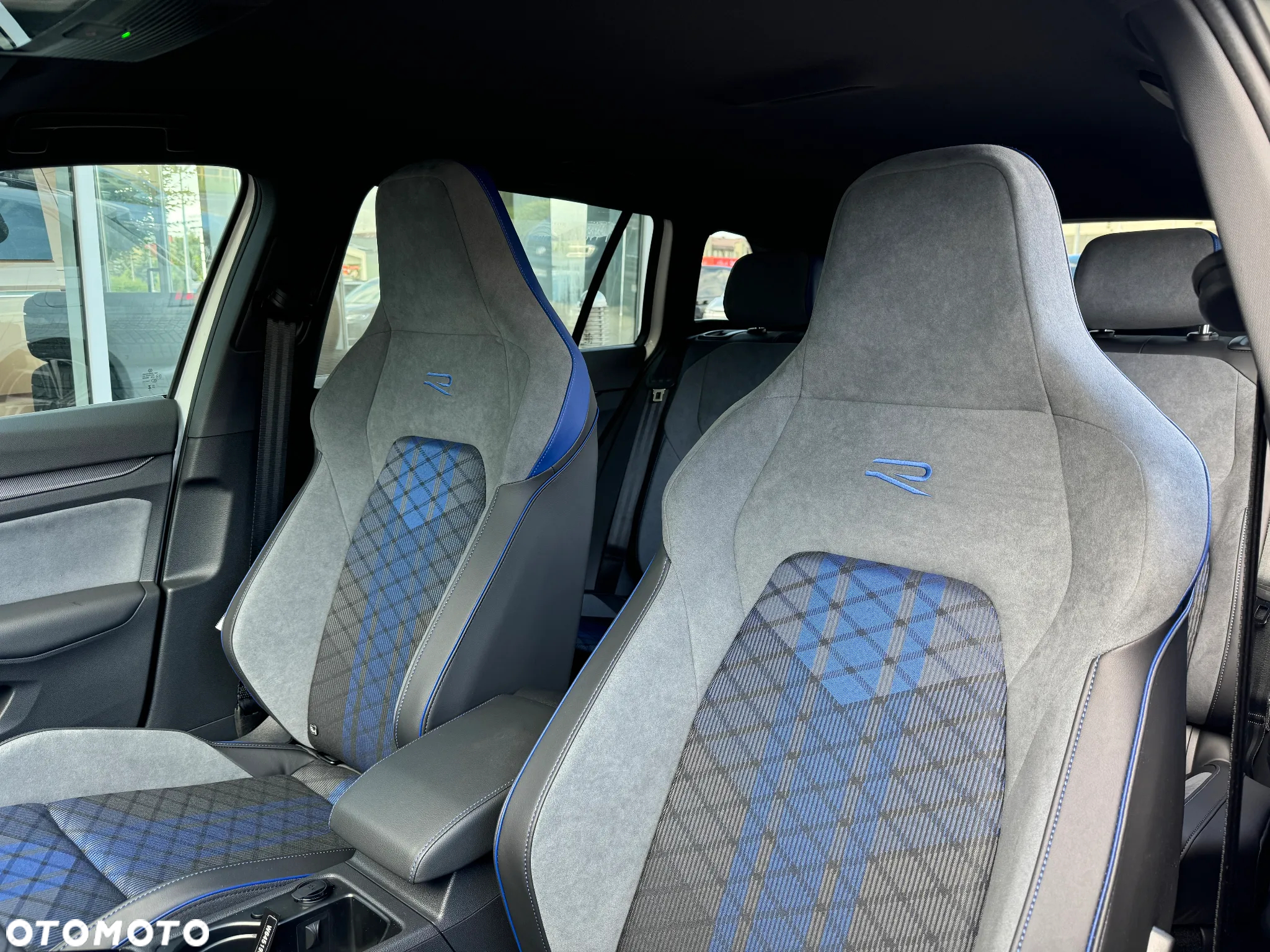 Volkswagen Golf VIII 2.0 TSI 4Motion R DSG - 15