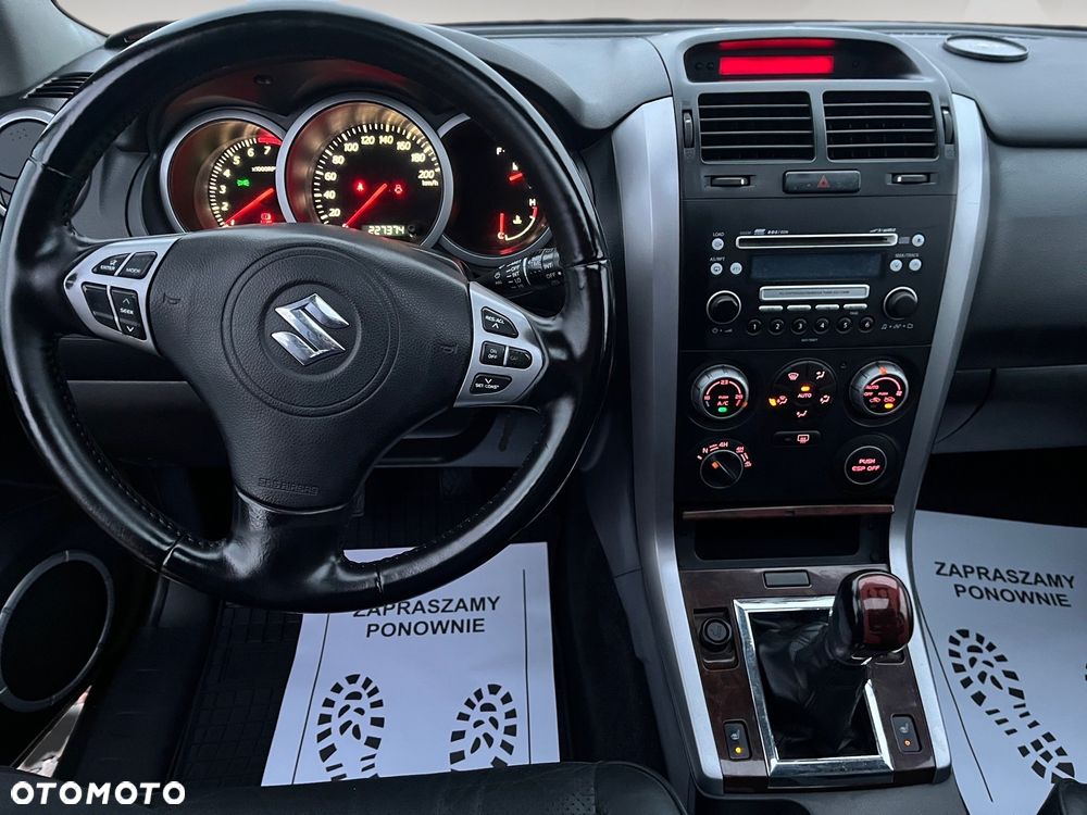 Suzuki Grand Vitara 2.0 Comfort + - 10