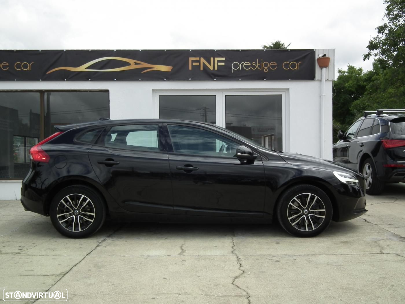 Volvo V40 2.0 D3 Momentum - 4