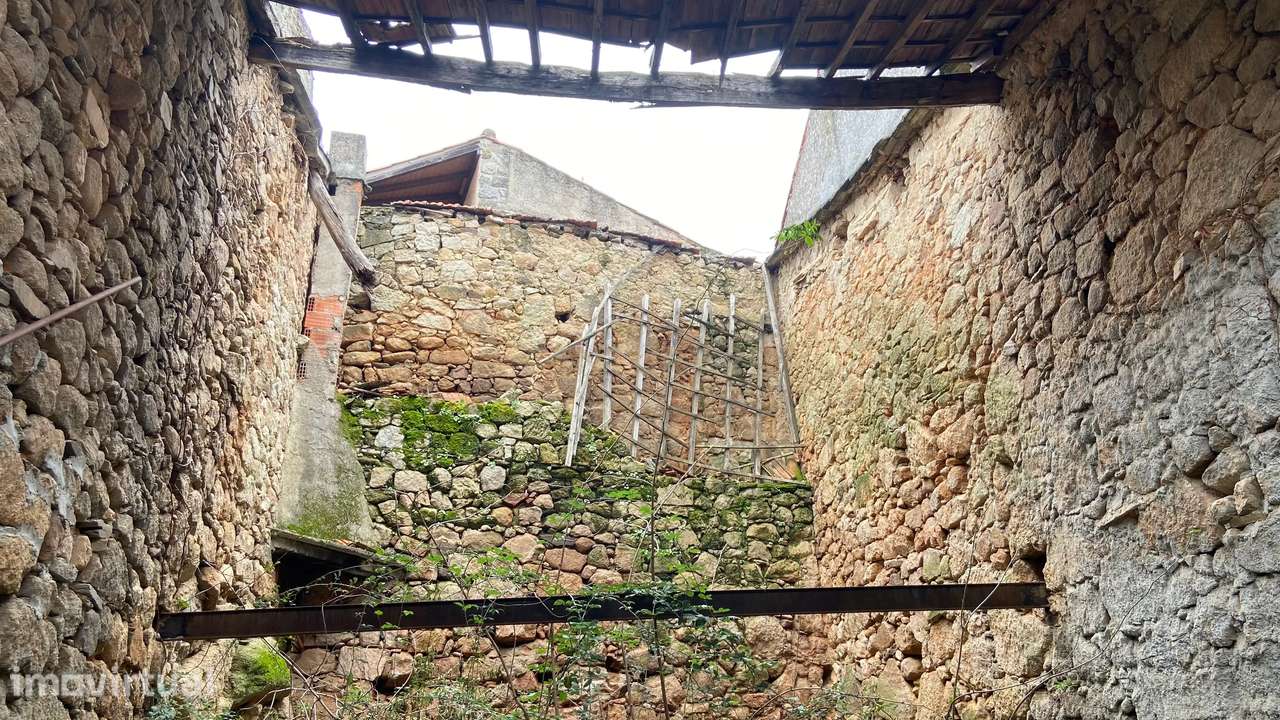 Moradia em ruína para recuperação total - Penamacor, Castelo Branco - Grande imagem: 3/6