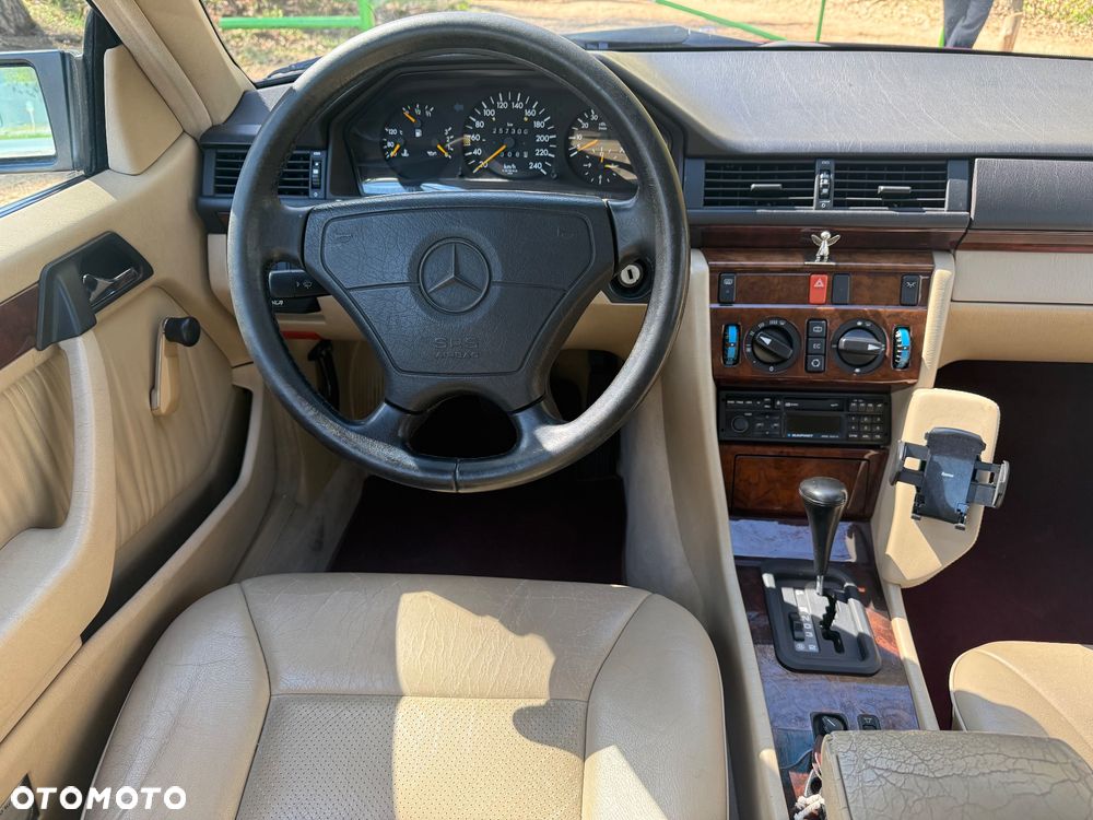 Mercedes-Benz W124 (1984-1993) - 18